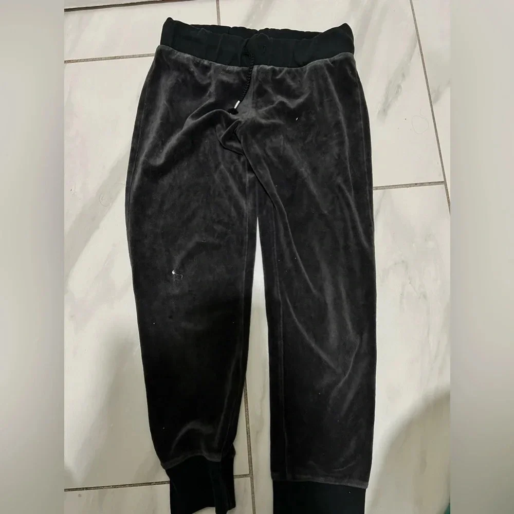 Old Navy Kids Set of two Black Velvet Sweatshirt Size M (8)